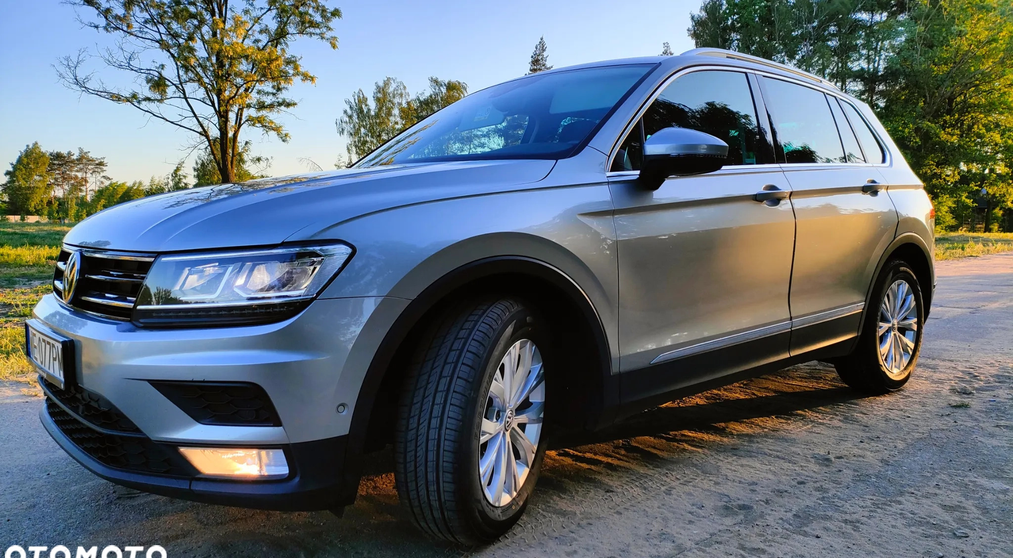 Volkswagen Tiguan cena 88500 przebieg: 101421, rok produkcji 2017 z Łowicz małe 596